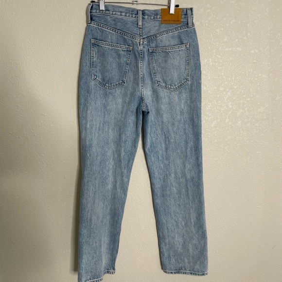 Denim Forum Joni High Rise Loose Distressed Jeans Light Wash 25 29L - Picture 5 of 9